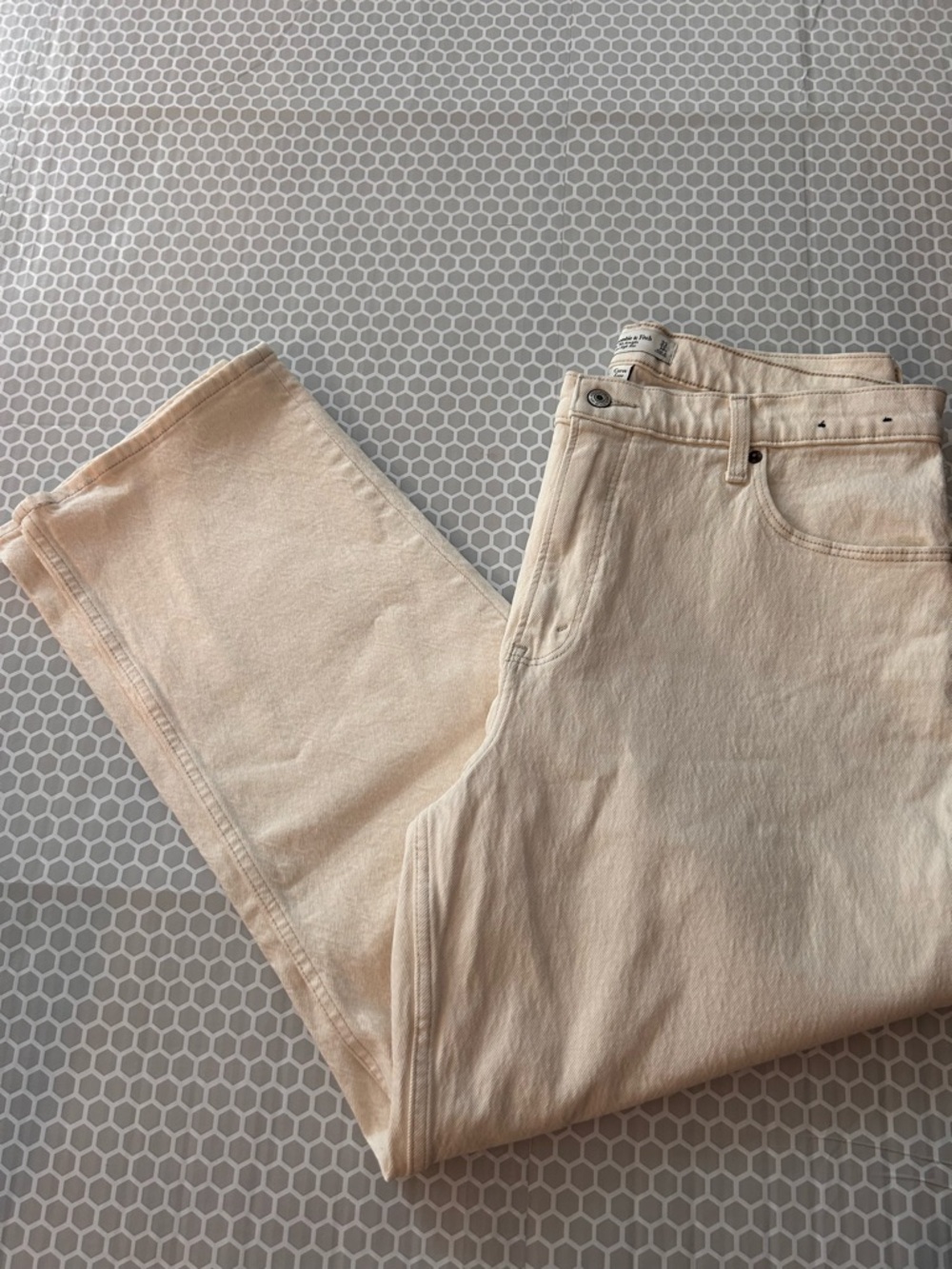 NWT Abercrombie & Fitch Cream High-Rise Straight Jeans Size 16(33 European)Short